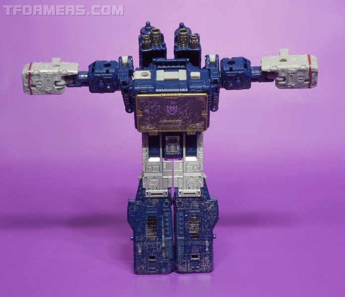 War For Cybertron Siege Soundwave Voyager Figure  (43 of 55)